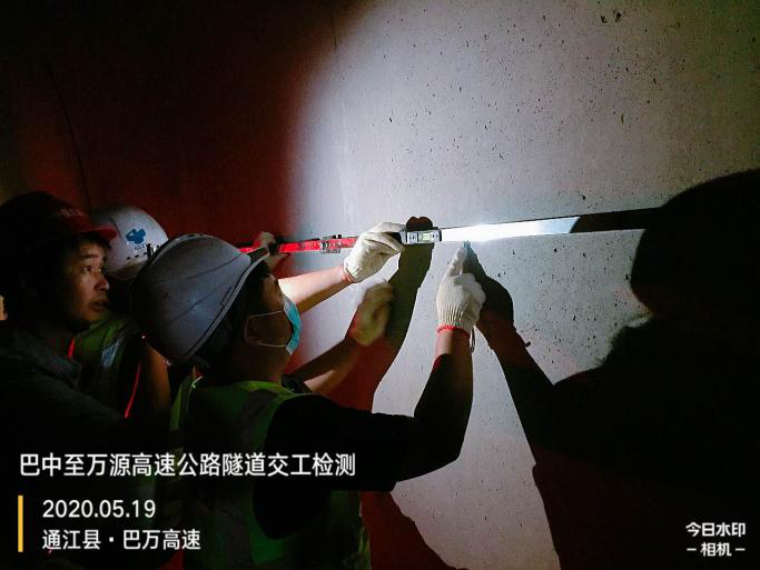 日夜兼程推进度 热情服务树形象——巴中至万源高速公路交工验收工程质量检测工作 日夜兼程推进度 热情服务树形象——巴中至万源高速公路交工验收工程质量检测工作