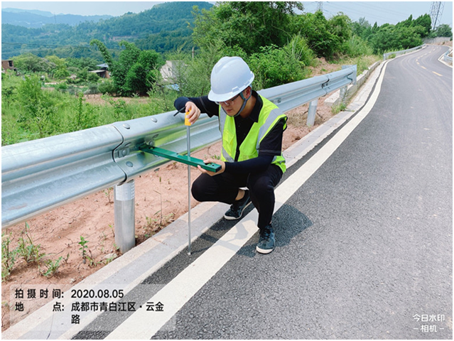 决战决胜脱贫攻坚 扬新时代奉献精神 决战决胜脱贫攻坚 扬新时代奉献精神