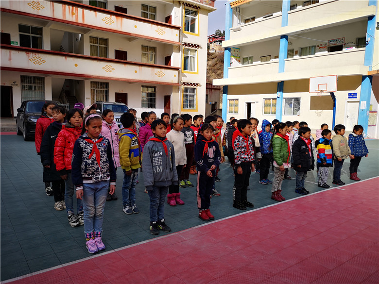 送温暖，献爱心——四川williamhill英国官网走进甘孜·色达